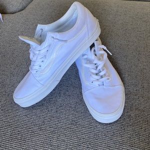 White Vans Slightly used! Size US Men 10.5.  US WOMEN 12.0.